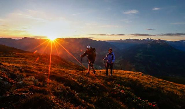 Sonnenaufgang im Zillertal